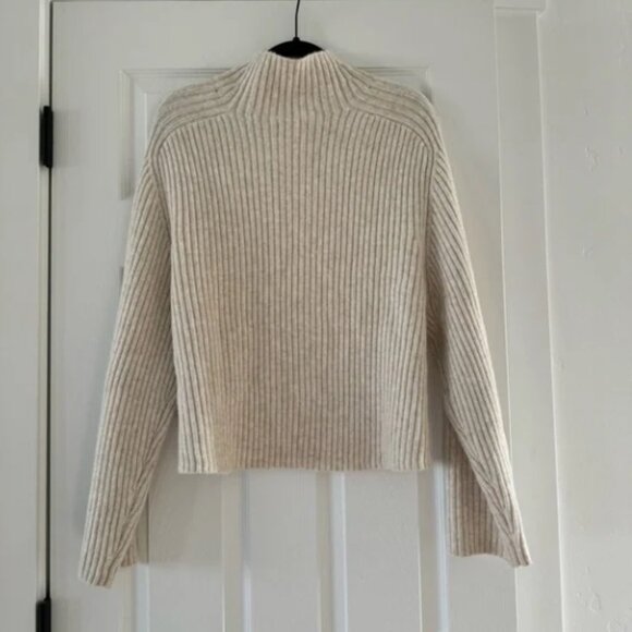 H&M Sweater - Picture 3 of 5